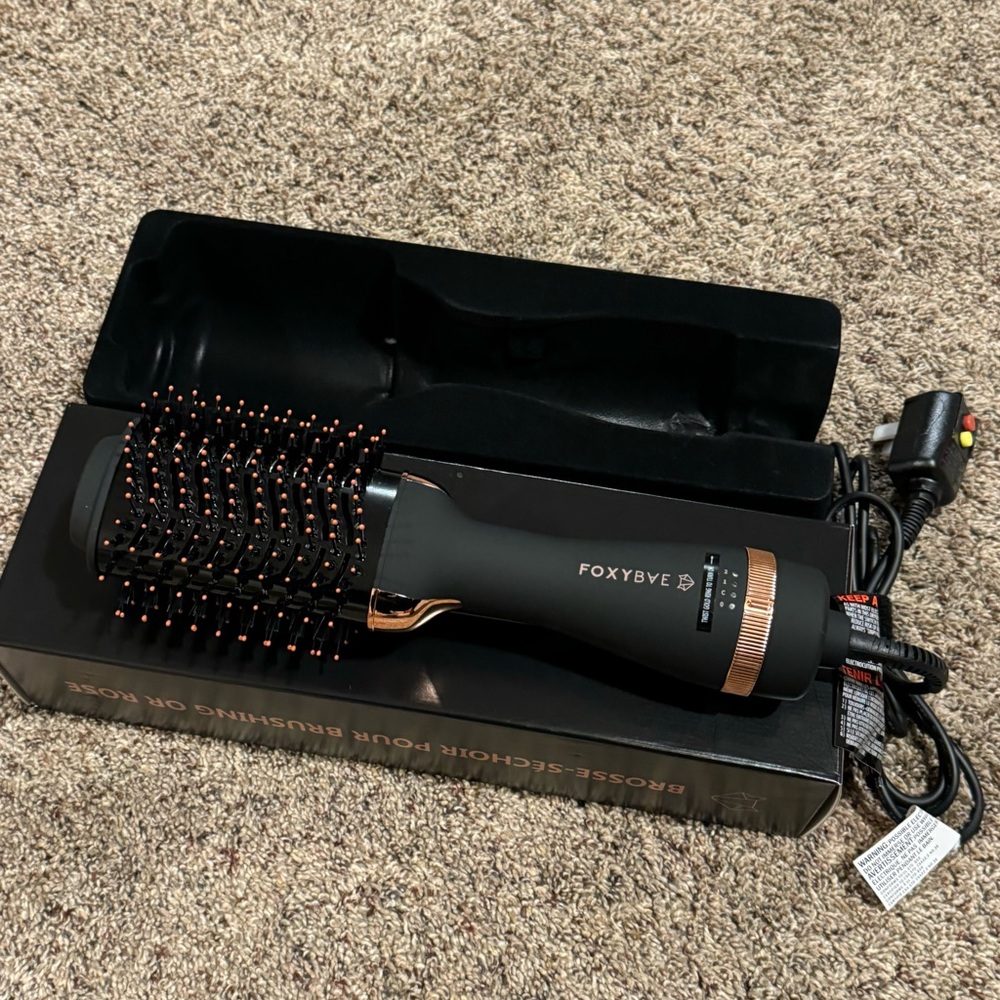 FoxyBae Rose Gold Blowout Brush Pro